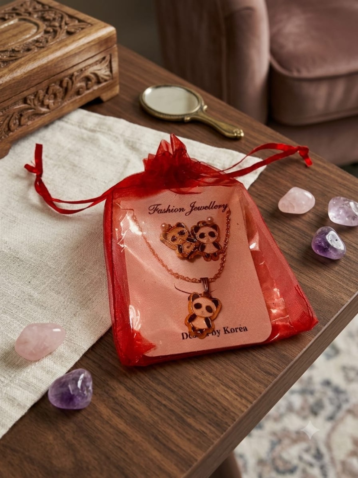 Panda jewellery gift display